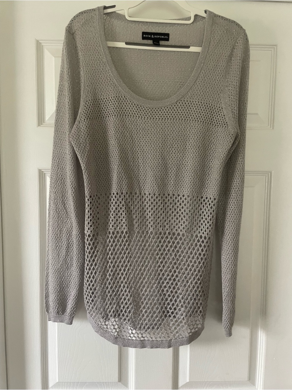 Rock & Republic Women's Light Gray Open-Knit Long Sleeve Sweater large
